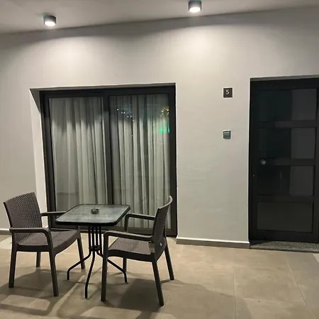 Pomelo Kyrenia Apartament *